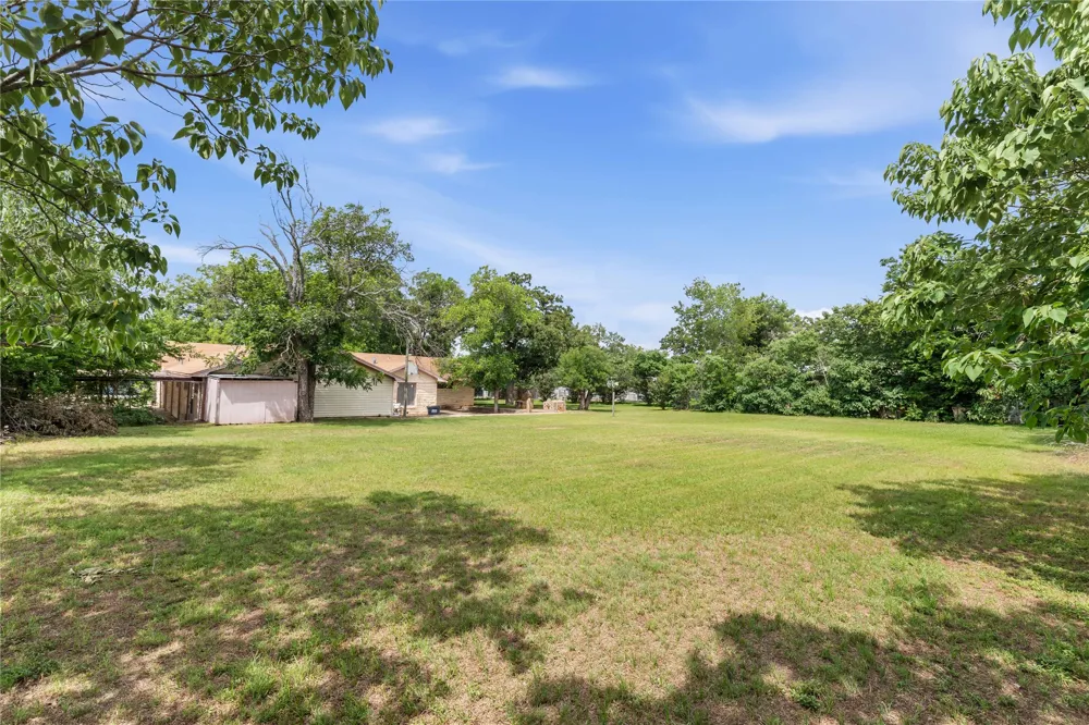 500 E Ham Avenue De Leon, TX 76444