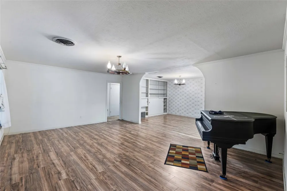 500 E Ham Avenue De Leon, TX 76444