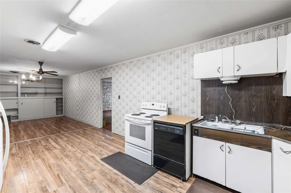 500 E Ham Avenue De Leon, TX 76444