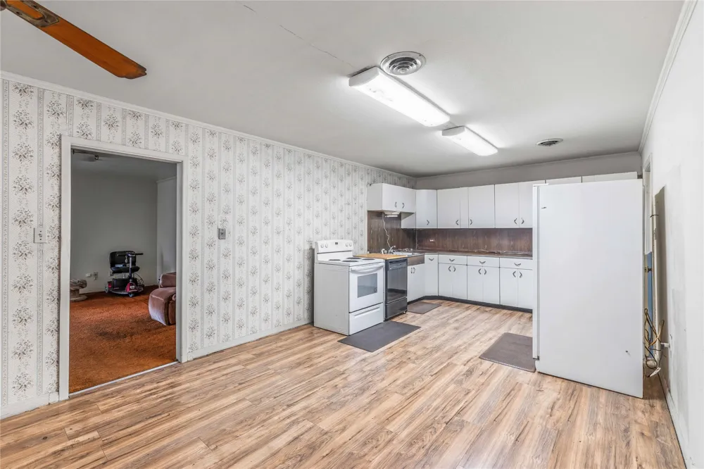 500 E Ham Avenue De Leon, TX 76444
