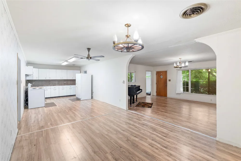 500 E Ham Avenue De Leon, TX 76444