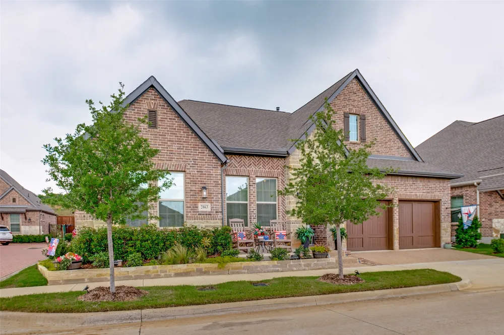 2063 Spotted Fawn Drive Arlington, TX 76005
