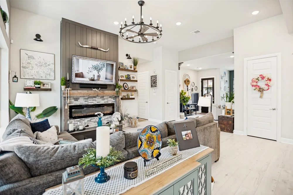 2063 Spotted Fawn Drive Arlington, TX 76005