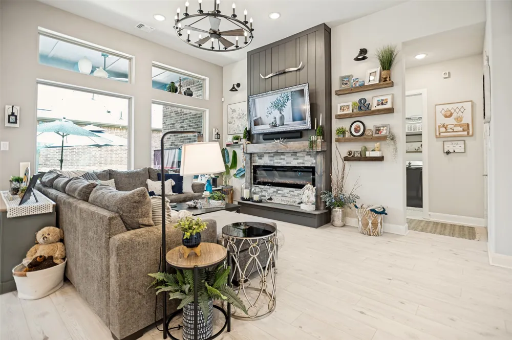 2063 Spotted Fawn Drive Arlington, TX 76005
