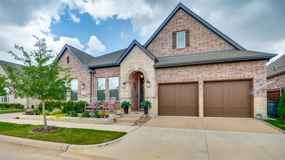 2063 Spotted Fawn Drive Arlington, TX 76005