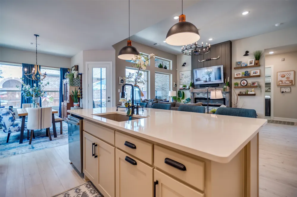2063 Spotted Fawn Drive Arlington, TX 76005