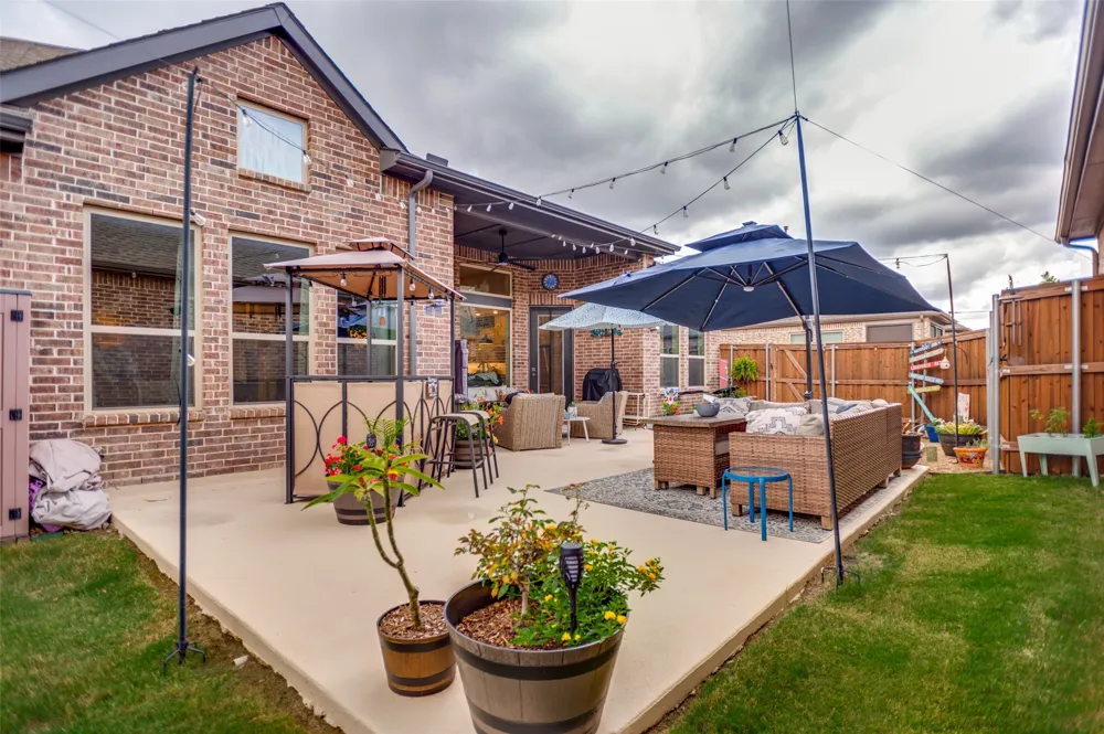 2063 Spotted Fawn Drive Arlington, TX 76005