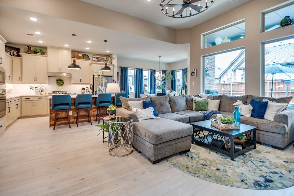 2063 Spotted Fawn Drive Arlington, TX 76005