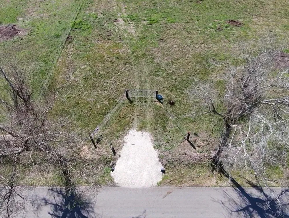 320 W Pleasant Street Brazoria, TX 77422