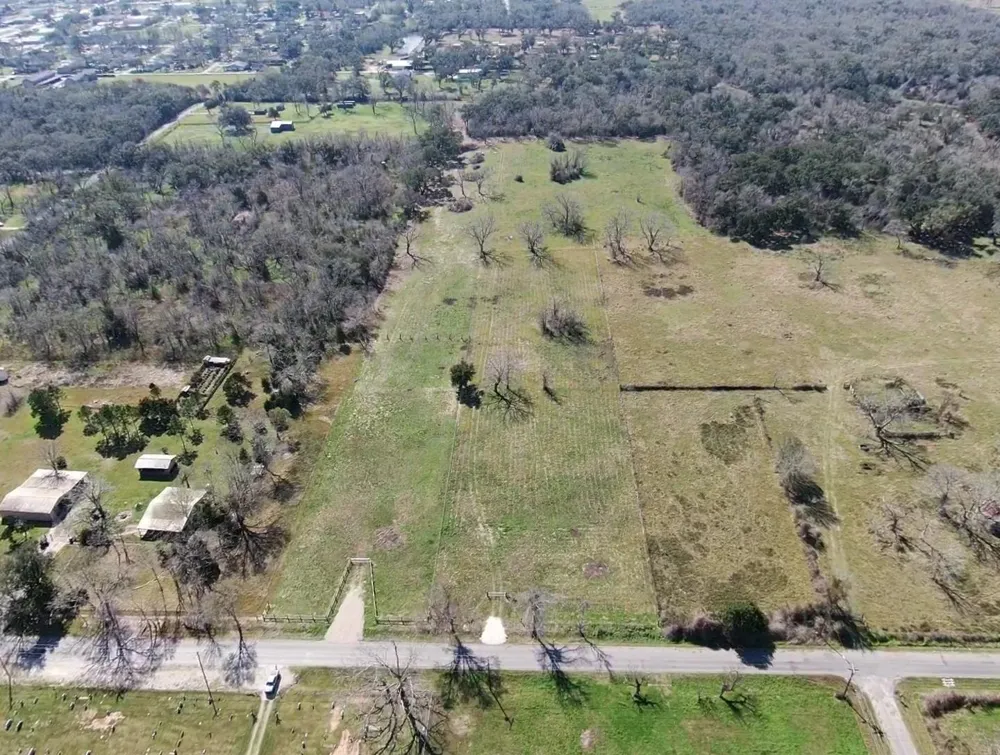 320 W Pleasant Street Brazoria, TX 77422