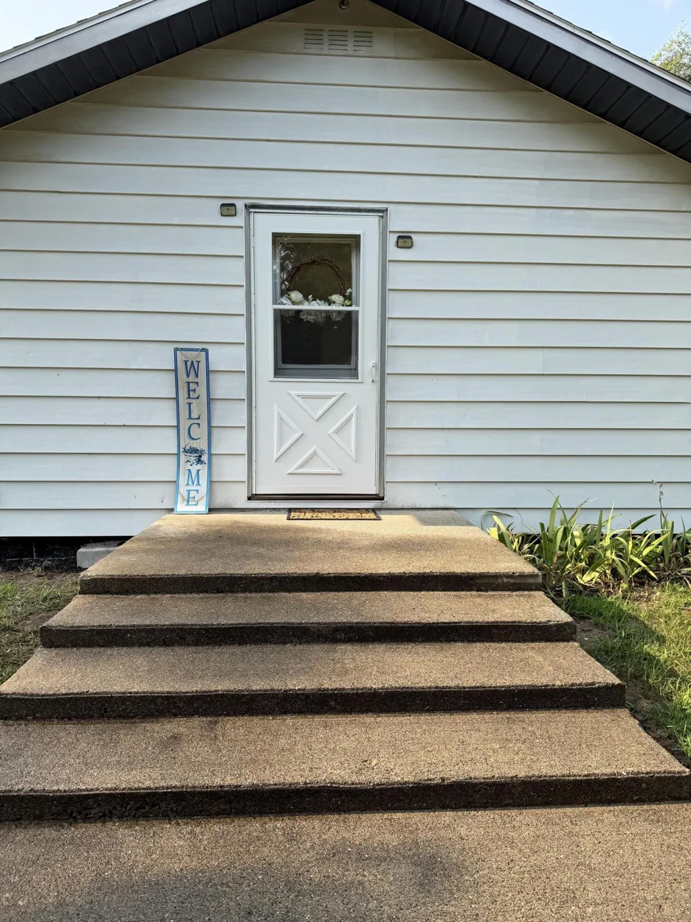 391 Briggs Road Middleville, MI 49333