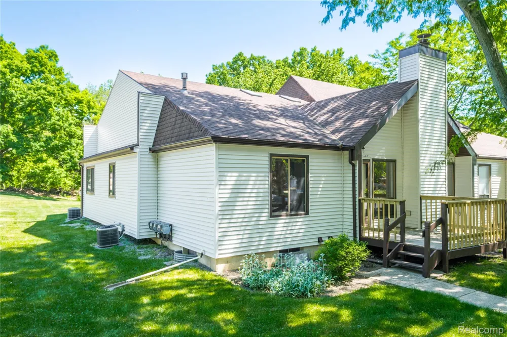 2925 Staten Avenue #6 Lansing City, MI 48910