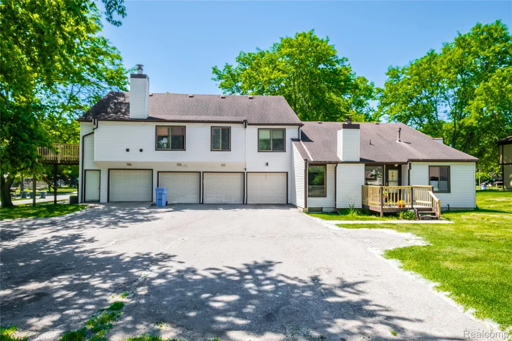 2925 Staten Avenue #6 Lansing City, MI 48910