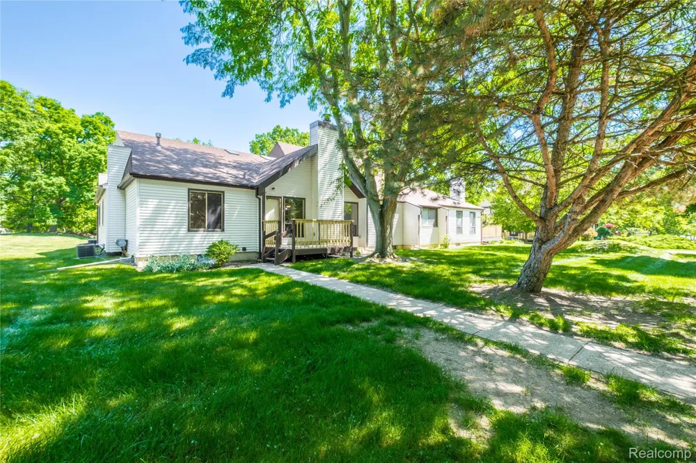 2925 Staten Avenue #6 Lansing City, MI 48910