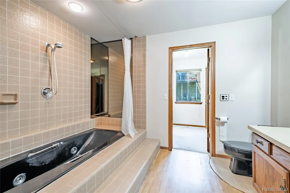 2925 Staten Avenue #6 Lansing City, MI 48910