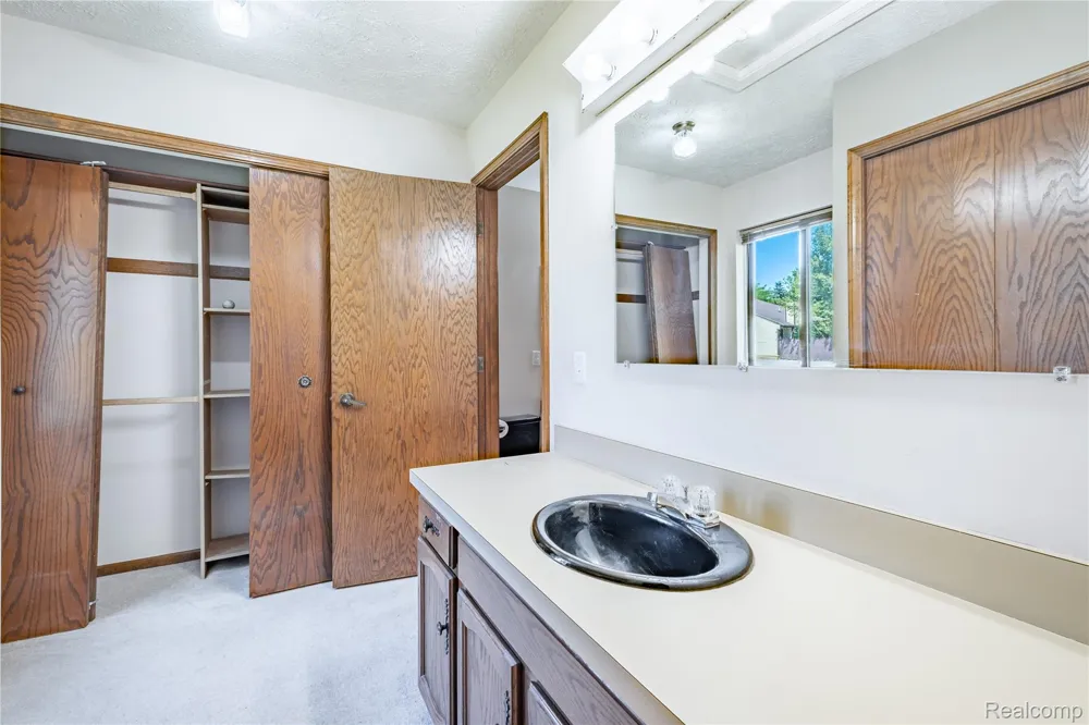 2925 Staten Avenue #6 Lansing City, MI 48910