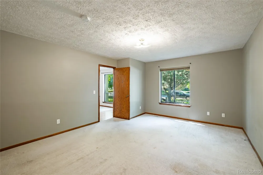 2925 Staten Avenue #6 Lansing City, MI 48910