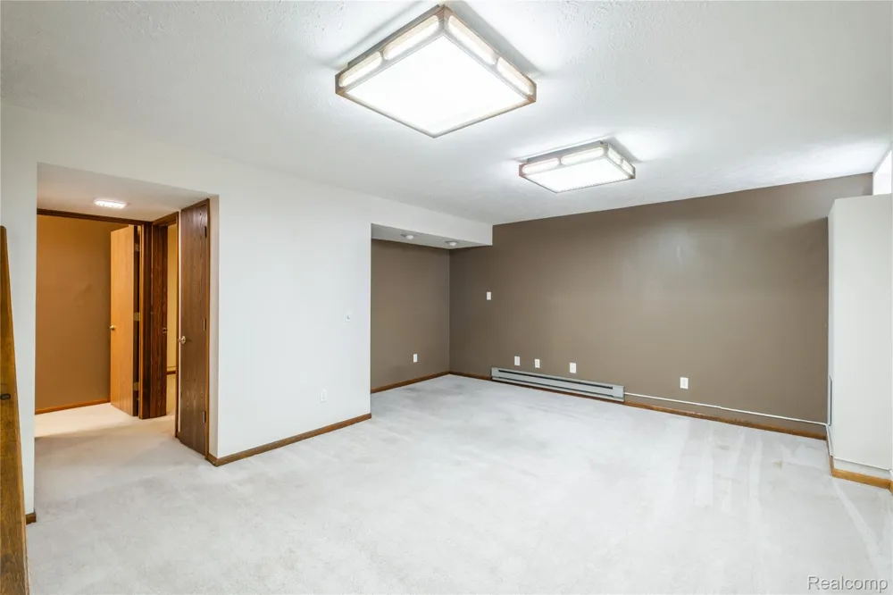 2925 Staten Avenue #6 Lansing City, MI 48910