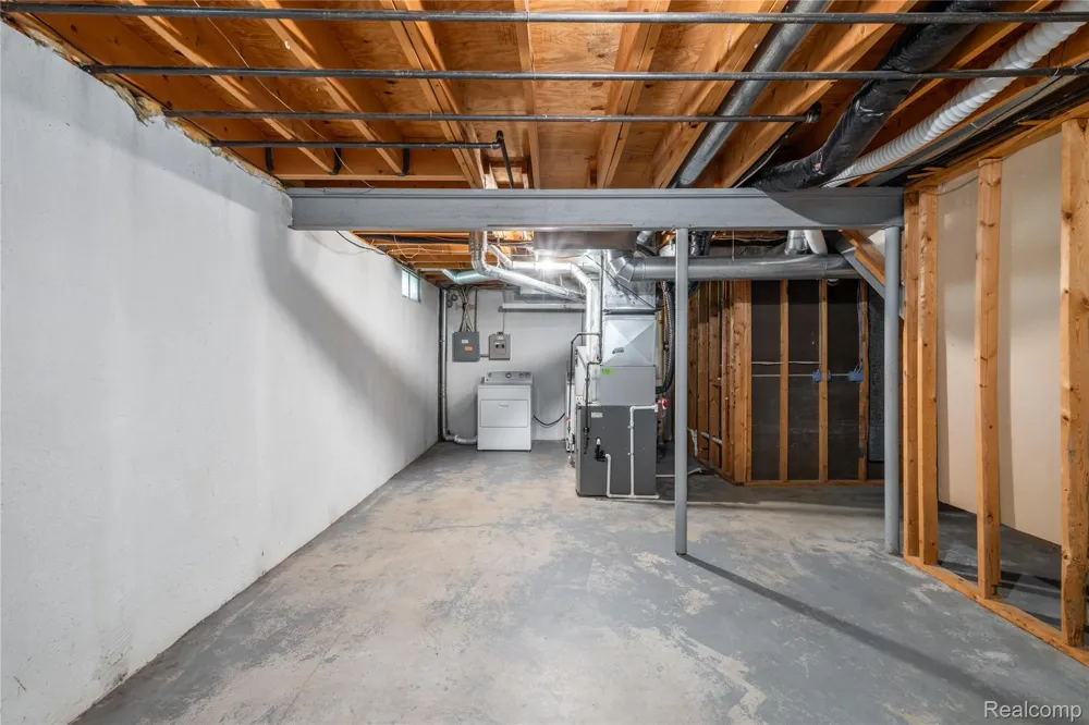2925 Staten Avenue #6 Lansing City, MI 48910