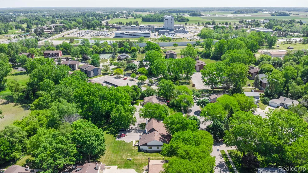 2925 Staten Avenue #6 Lansing City, MI 48910