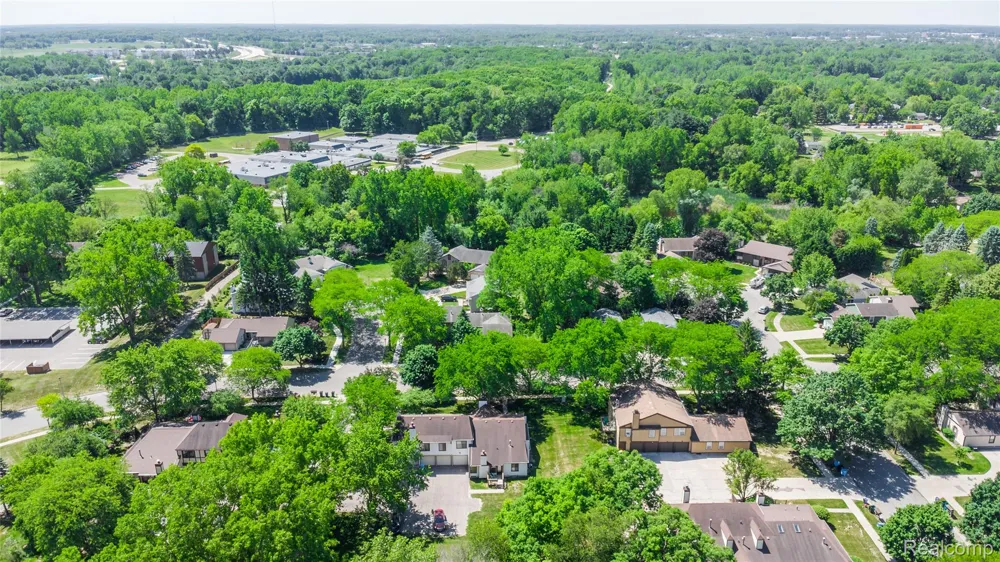 2925 Staten Avenue #6 Lansing City, MI 48910