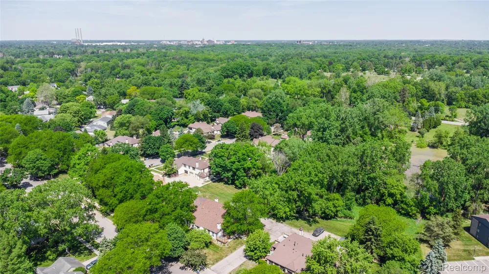 2925 Staten Avenue #6 Lansing City, MI 48910