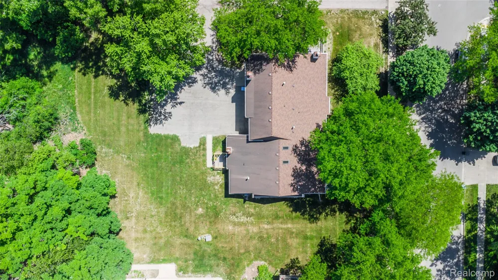 2925 Staten Avenue #6 Lansing City, MI 48910