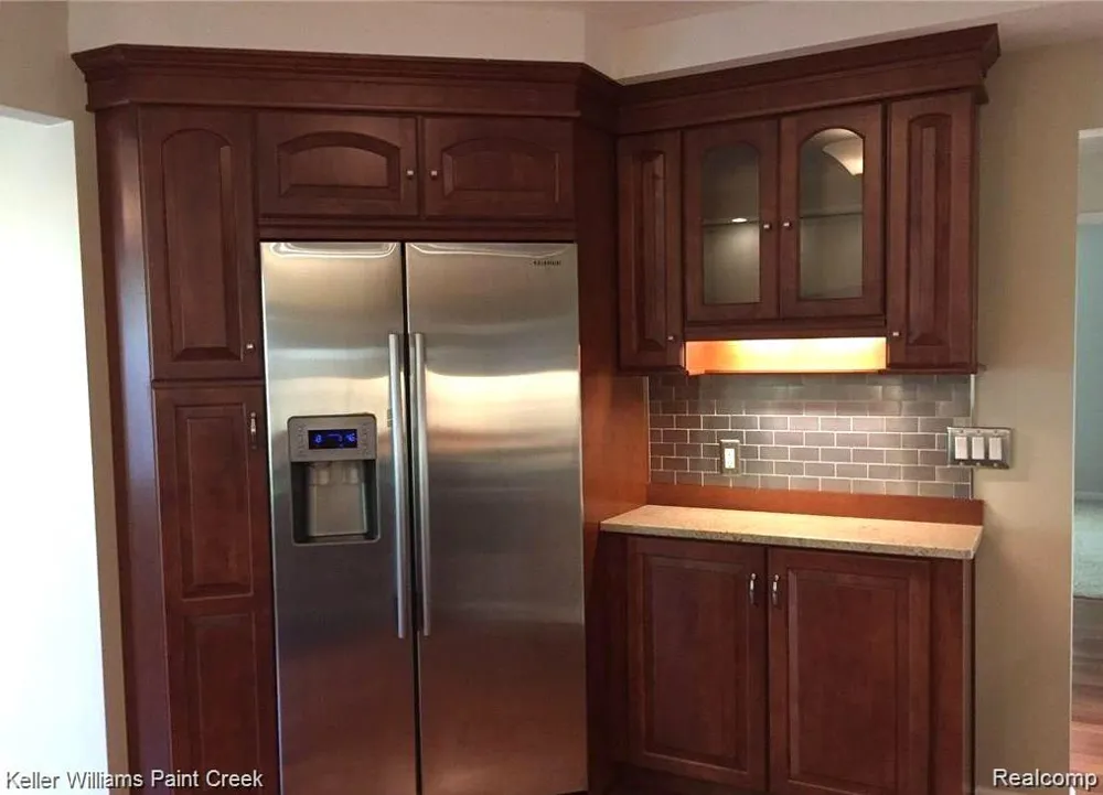 1886 Ruby Avenue Rochester Hills City, MI 48309