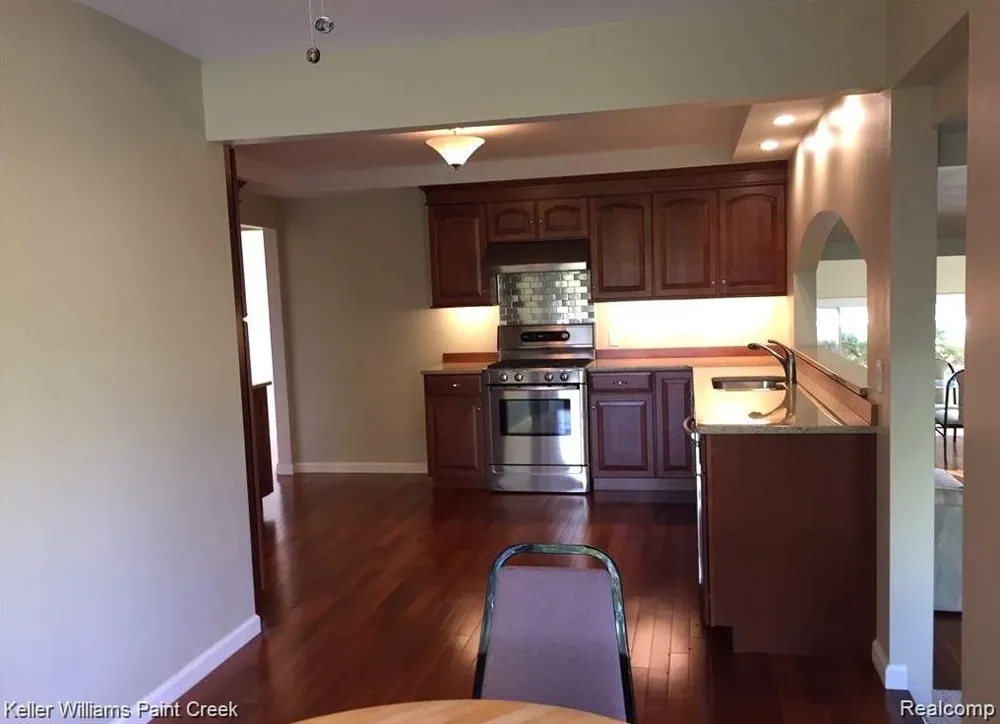 1886 Ruby Avenue Rochester Hills City, MI 48309