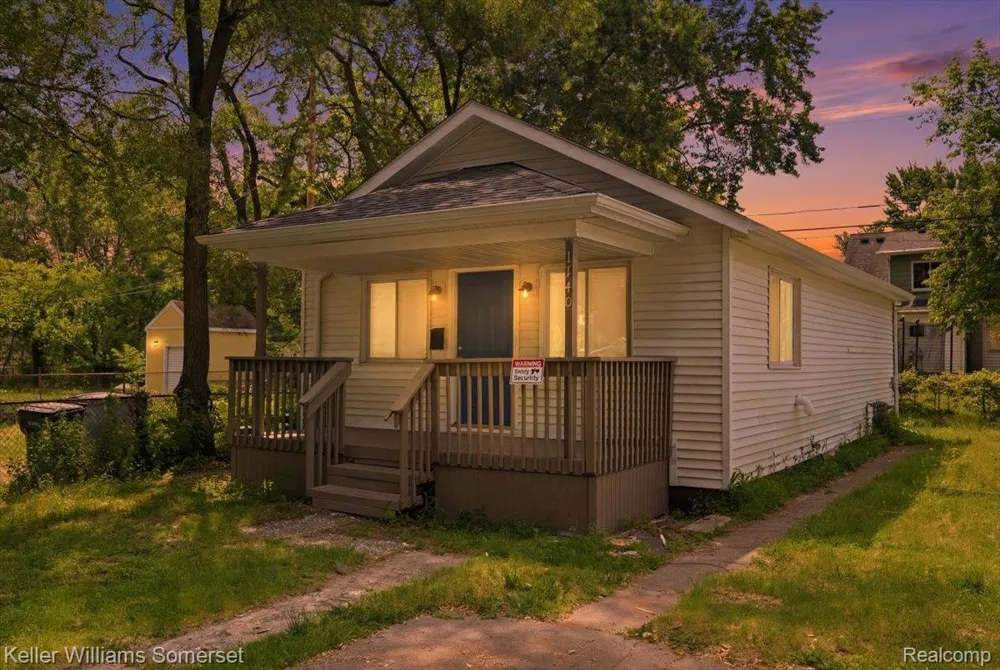 1140 E Elza Avenue Hazel Park City, MI 48030