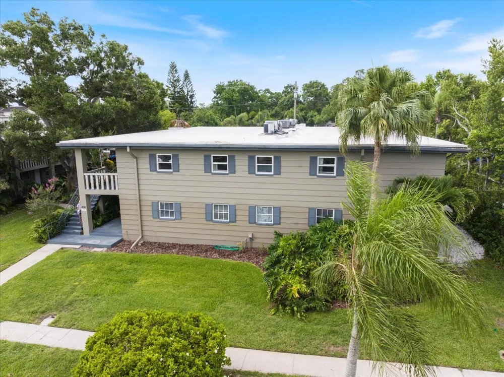 450 32ND AVENUE #106W St Petersburg, FL 33704