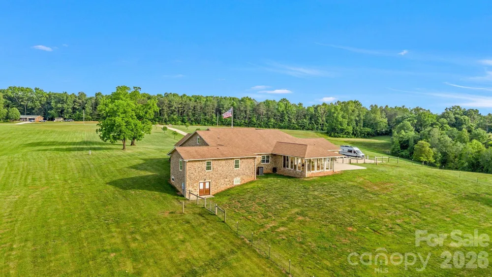 2831 Bethany Ford Road Roaring River, NC 28669
