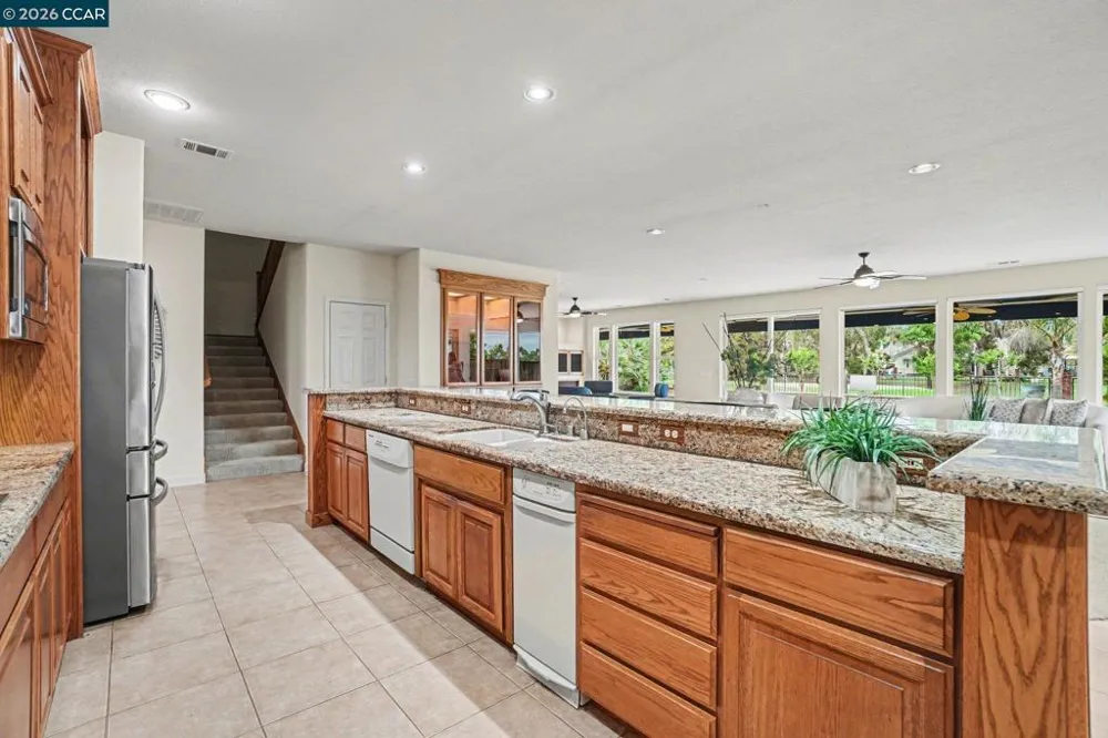5666 Oakmont Ct Discovery Bay, CA 94505