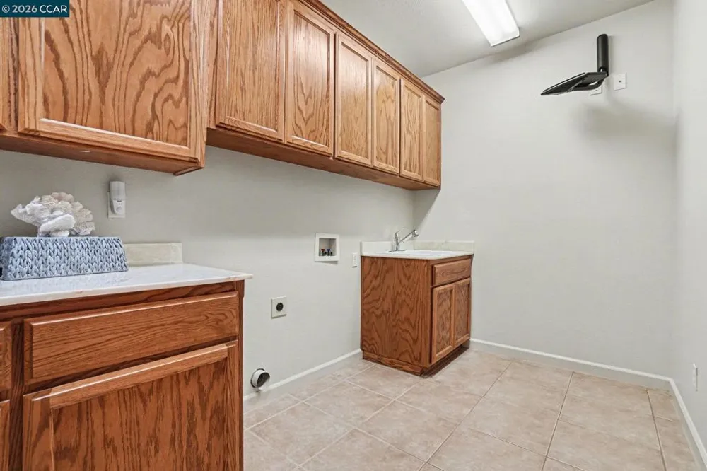 5666 Oakmont Ct Discovery Bay, CA 94505