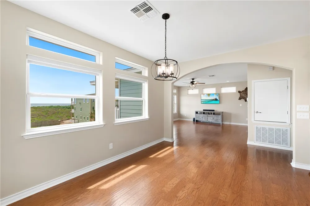 853 Oceanside Drive Port Aransas, TX 78373