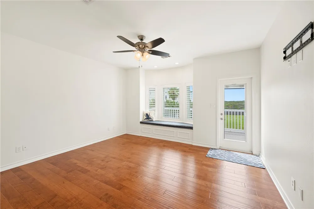 853 Oceanside Drive Port Aransas, TX 78373