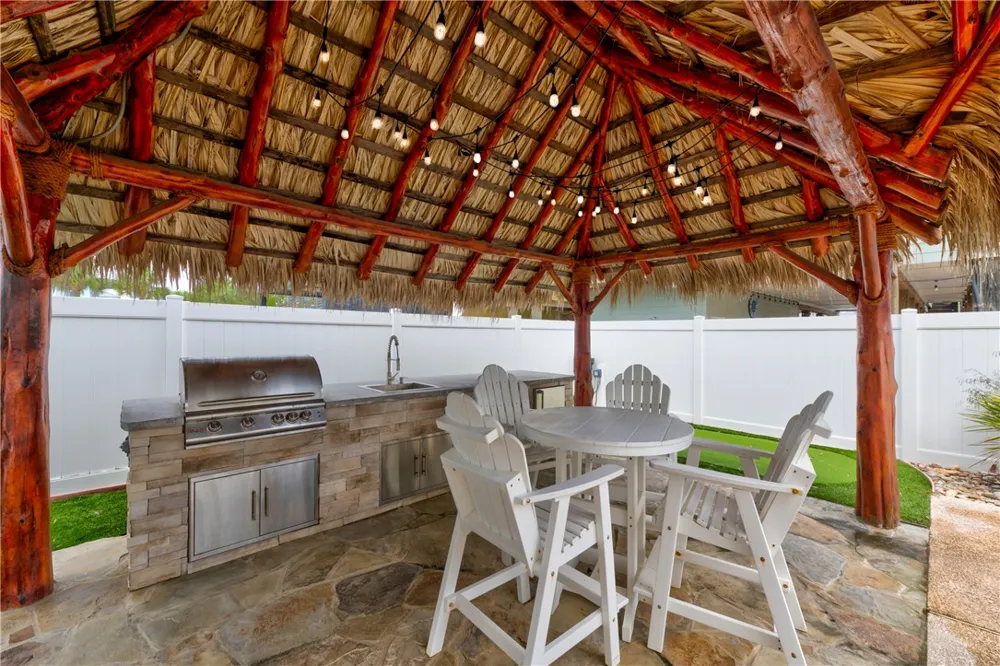 853 Oceanside Drive Port Aransas, TX 78373