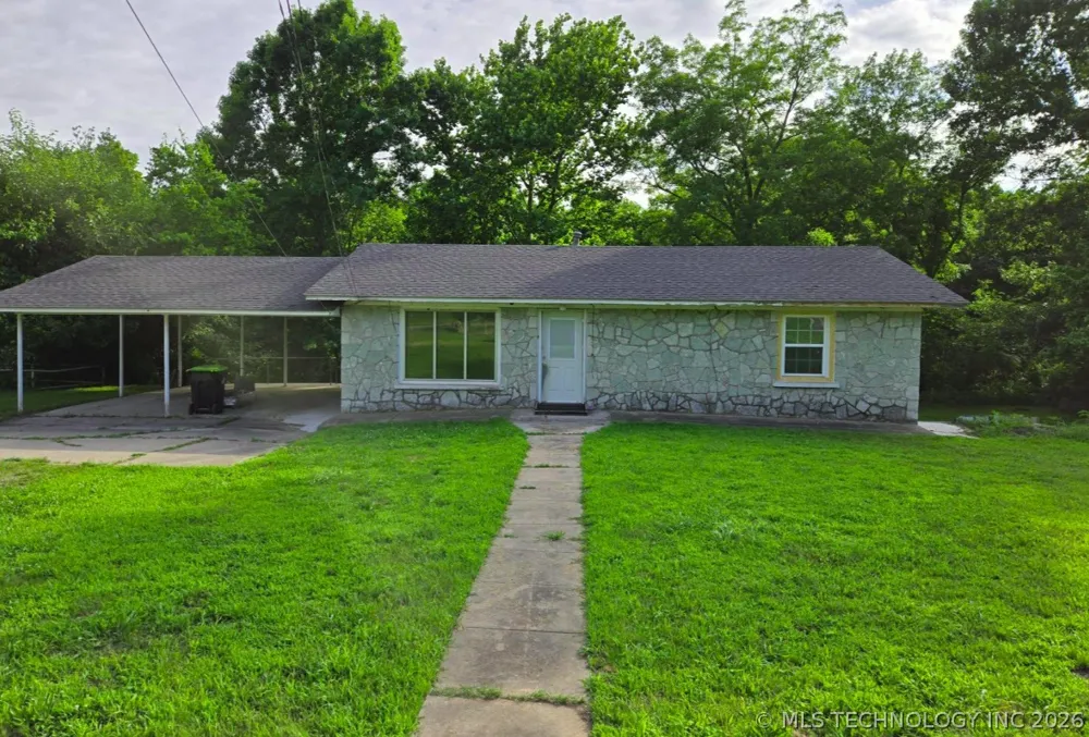 2504 Ahloso Ada, OK 74820