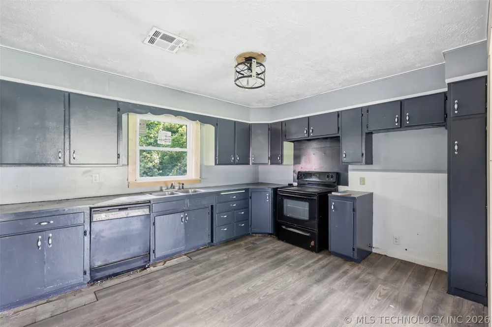 2504 Ahloso Ada, OK 74820
