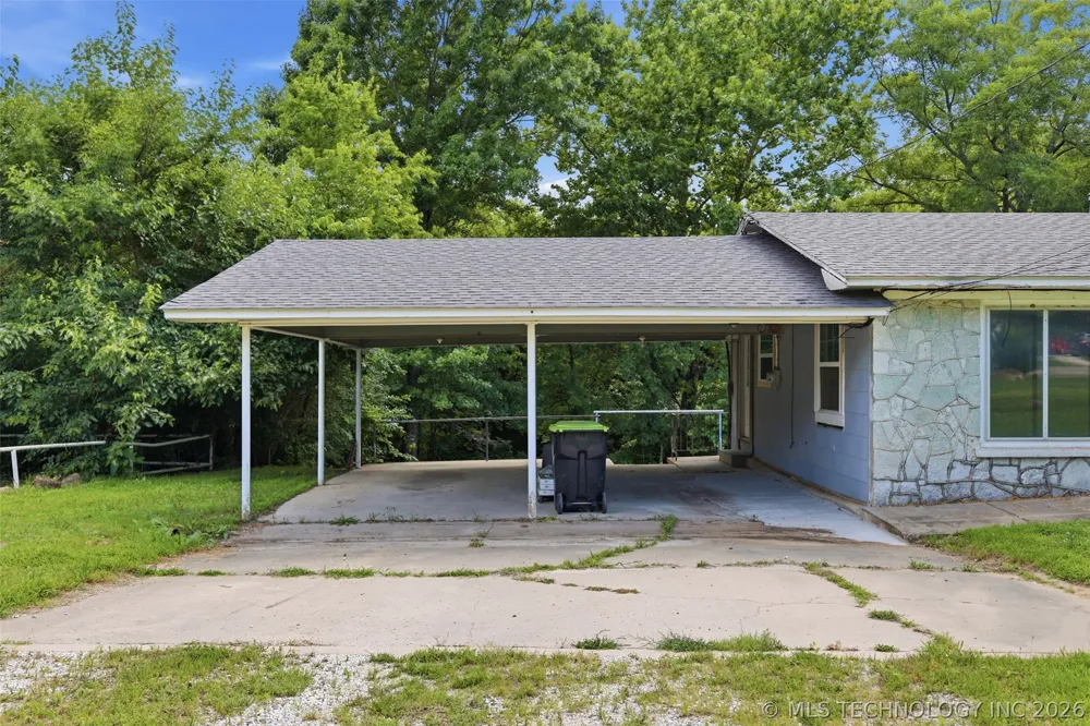 2504 Ahloso Ada, OK 74820