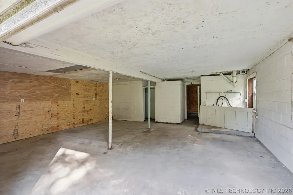 2504 Ahloso Ada, OK 74820