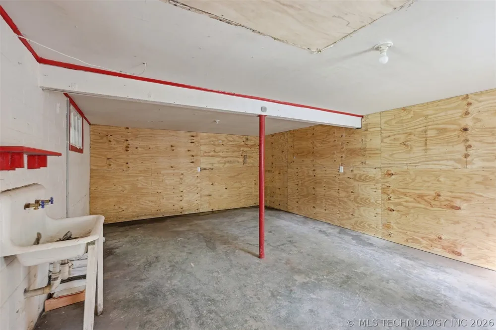 2504 Ahloso Ada, OK 74820