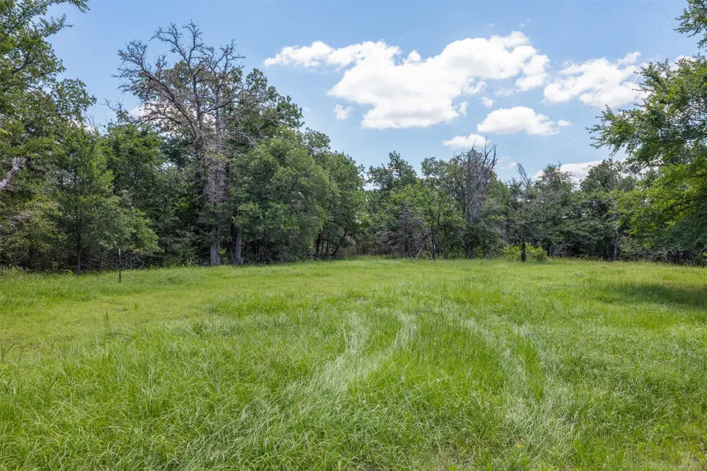 1004 22 Hills Road Gause, TX 77857