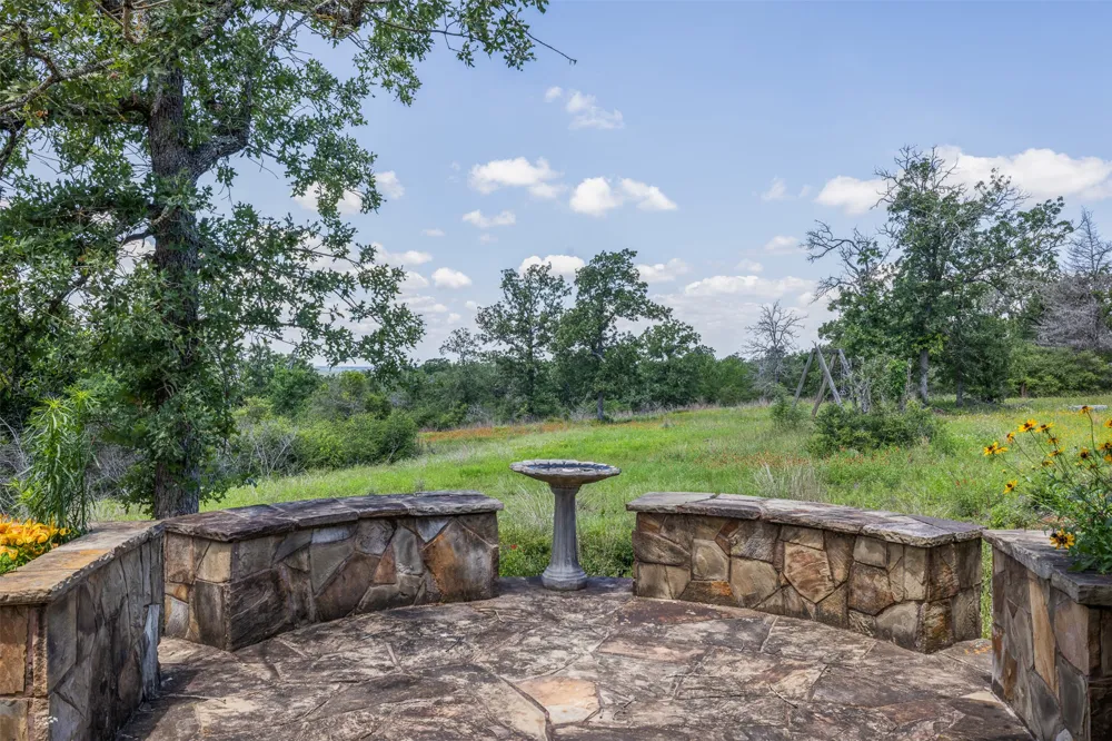 1004 22 Hills Road Gause, TX 77857