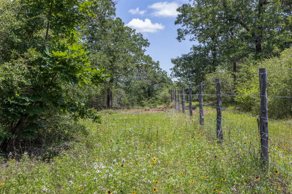 1004 22 Hills Road Gause, TX 77857