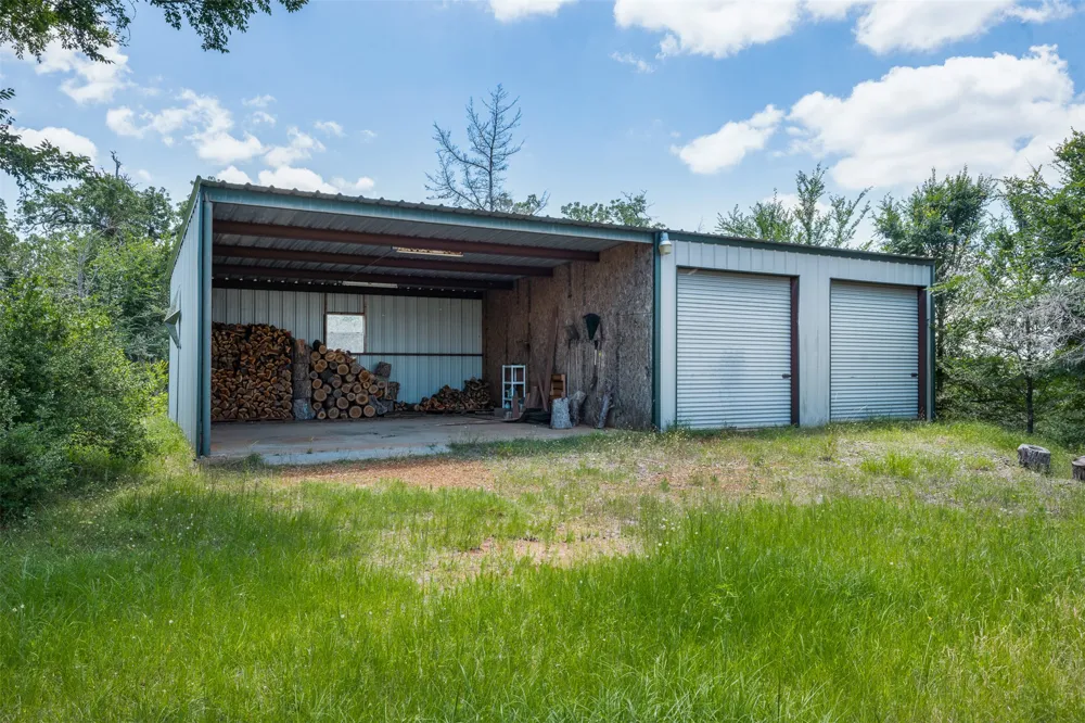 1004 22 Hills Road Gause, TX 77857