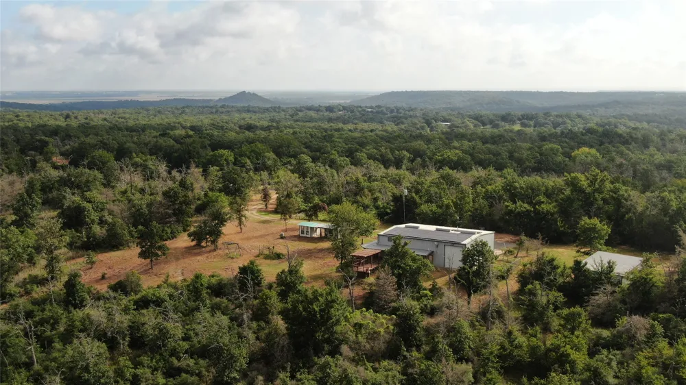 1004 22 Hills Road Gause, TX 77857