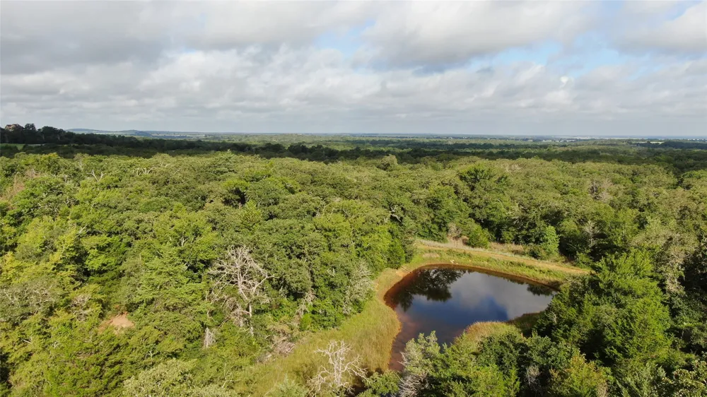 1004 22 Hills Road Gause, TX 77857