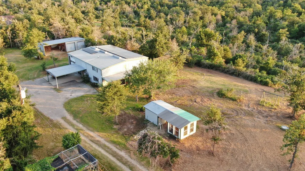 1004 22 Hills Road Gause, TX 77857