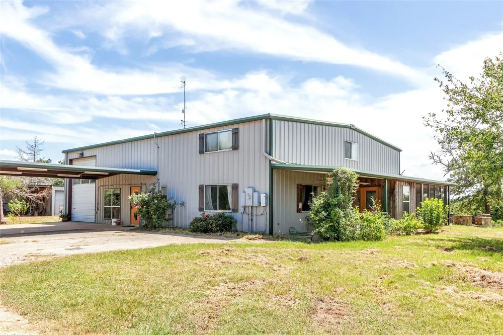 1004 22 Hills Road Gause, TX 77857